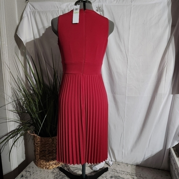 𝅺LONDON Times womens Pleated Skirt Sleeveless Keyhole Neck Dress Size: 4 - Picture 4 of 9